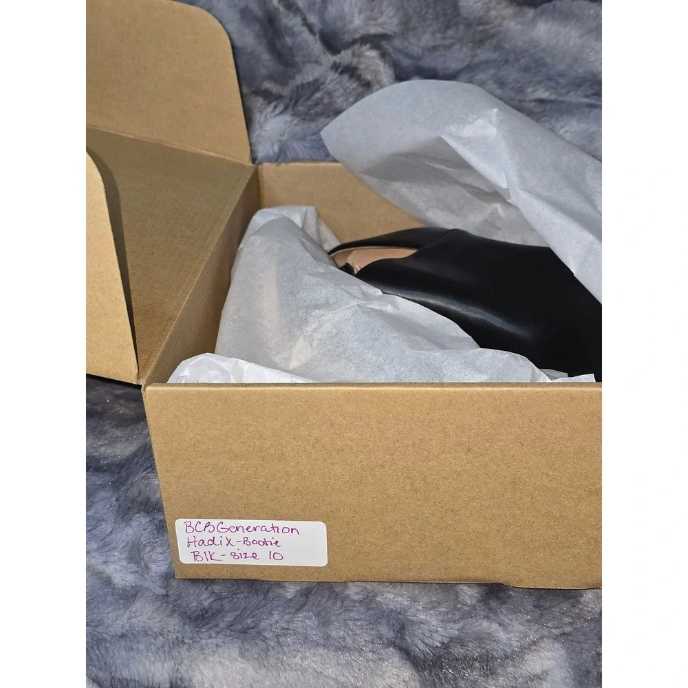 NEW BCBGeneration Women's Hadix Ankle Booties in Black W/ metal details‎ Size 10
